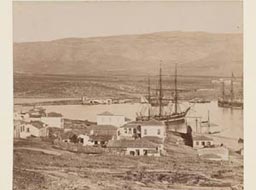 Vue du port du Pirée (épreuve n° 1/6) © Musée Guimet, Paris, Distr. Rmn / Image Guimet Vue du port du Pirée (épreuve n° 1/6) © Musée Guimet, Paris, Distr. Rmn / Image Guimet