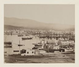 Vue du port du Pirée (épreuve n° 3/6) © Musée Guimet, Paris, Distr. Rmn / Image Guimet Vue du port du Pirée (épreuve n° 3/6) © Musée Guimet, Paris, Distr. Rmn / Image Guimet