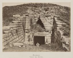 Mycènes, Péloponnèse. « Trésor des Atrides » dit aussi « Tombeau
d’Agamemnon » © Musée Guimet, Paris, Distr. Rmn / Image Guimet Mycènes, Péloponnèse. « Trésor des Atrides » dit aussi « Tombeau
d’Agamemnon » © Musée Guimet, Paris, Distr. Rmn / Image Guimet